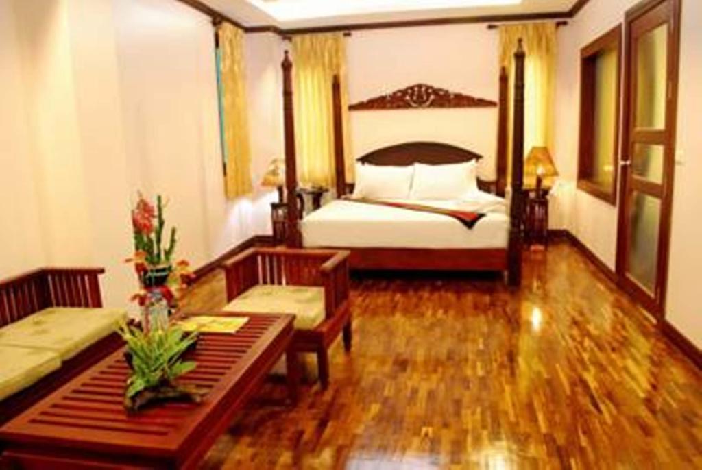 Sengtawan Riverside Hotel Vientiane Quarto foto